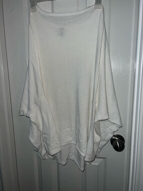 ALO Yoga Cream Oversized Dolman Sleeve Top